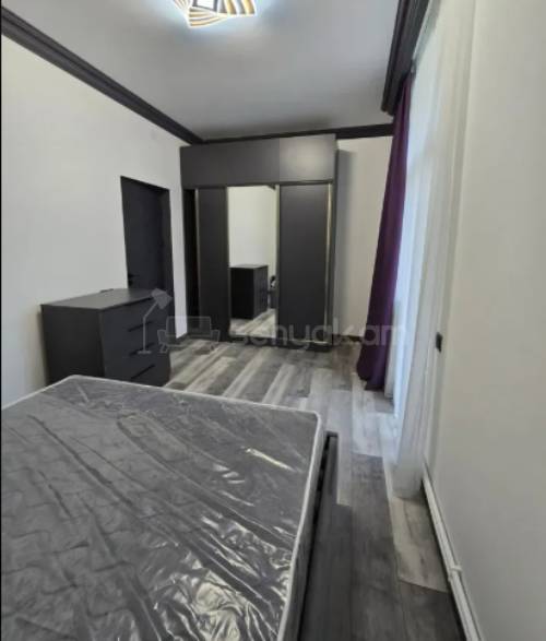 3 Սենյականոց Բնակարան Քարե Շենքում, 89քմ, 5/5 հարկ, Կապիտալ Վերանորոգված, Կահավորված, Արևկող