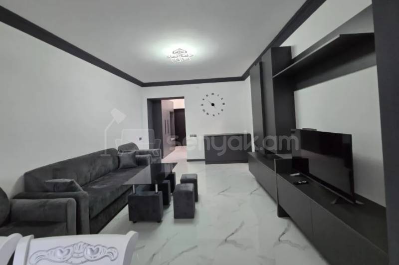 3 Սենյականոց Բնակարան Քարե Շենքում, 89քմ, 5/5 հարկ, Կապիտալ Վերանորոգված, Կահավորված, Արևկող