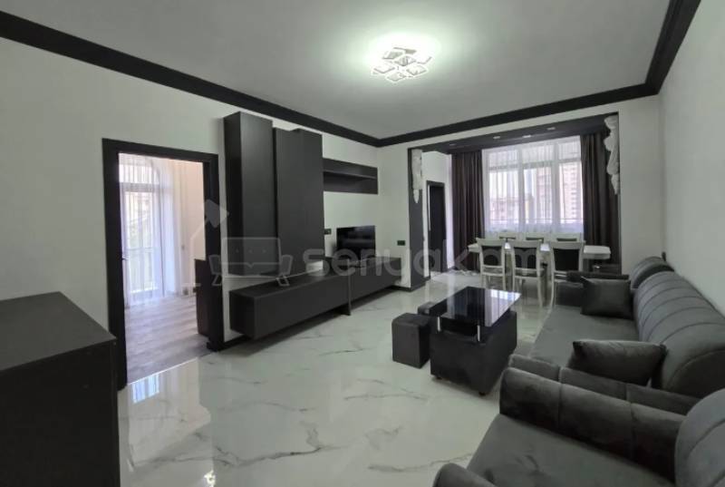 3 Սենյականոց Բնակարան Քարե Շենքում, 89քմ, 5/5 հարկ, Կապիտալ Վերանորոգված, Կահավորված, Արևկող