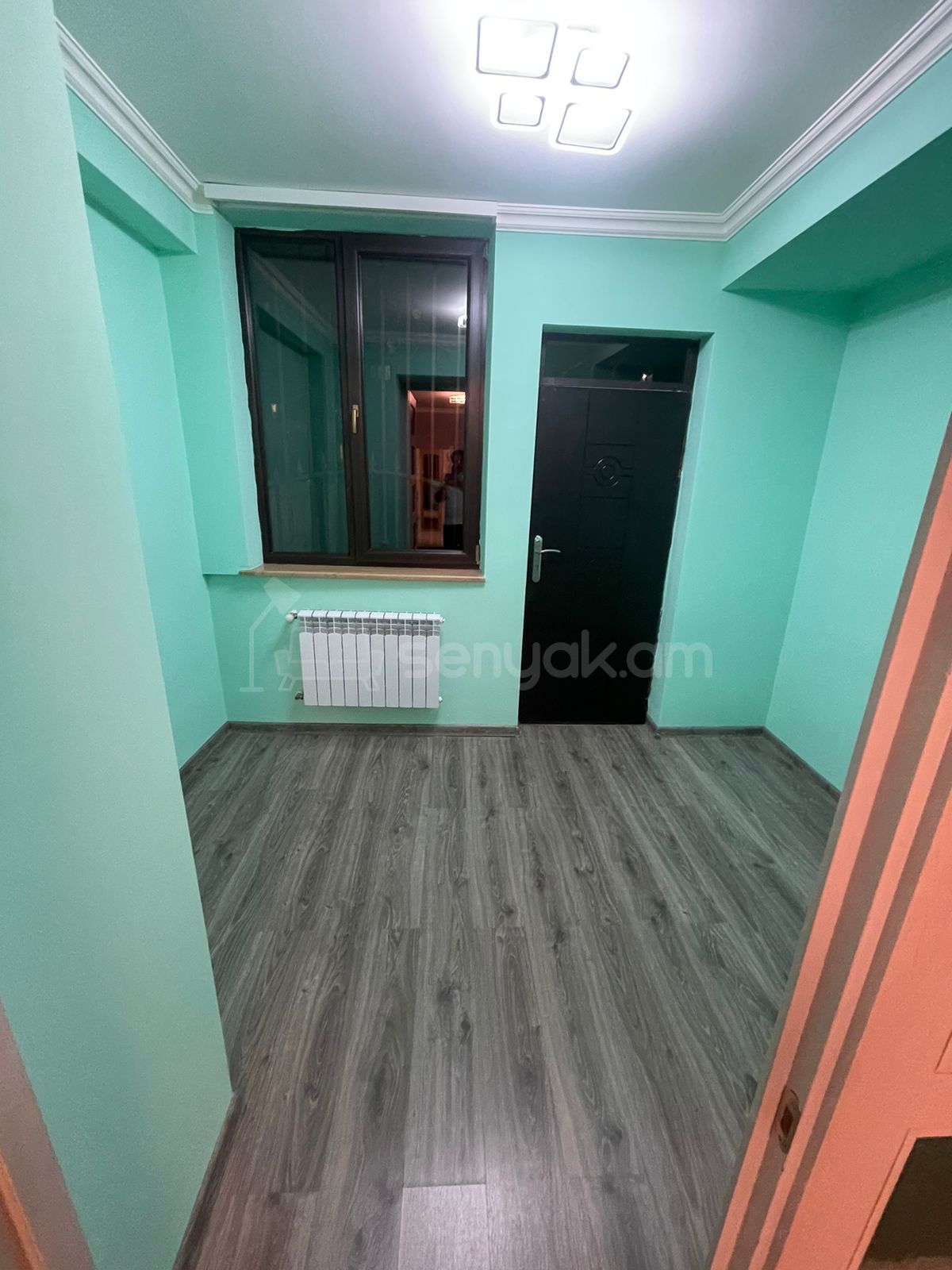 4 Սենյականոց Բնակարան Քարե Շենքում, 92քմ, 1/5 հարկ, Կապիտալ Վերանորոգված, Կահավորված, Արևկող