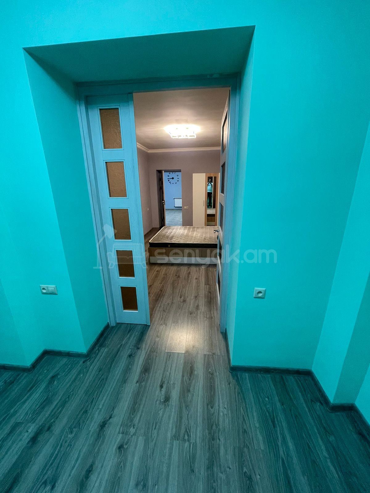 4 Սենյականոց Բնակարան Քարե Շենքում, 92քմ, 1/5 հարկ, Կապիտալ Վերանորոգված, Կահավորված, Արևկող