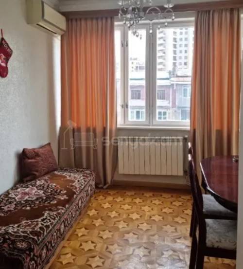 3 Սենյականոց Բնակարան Քարե Շենքում, 100քմ, 3/5 հարկ, Կապիտալ Վերանորոգված, Կահավորված, Արևկող