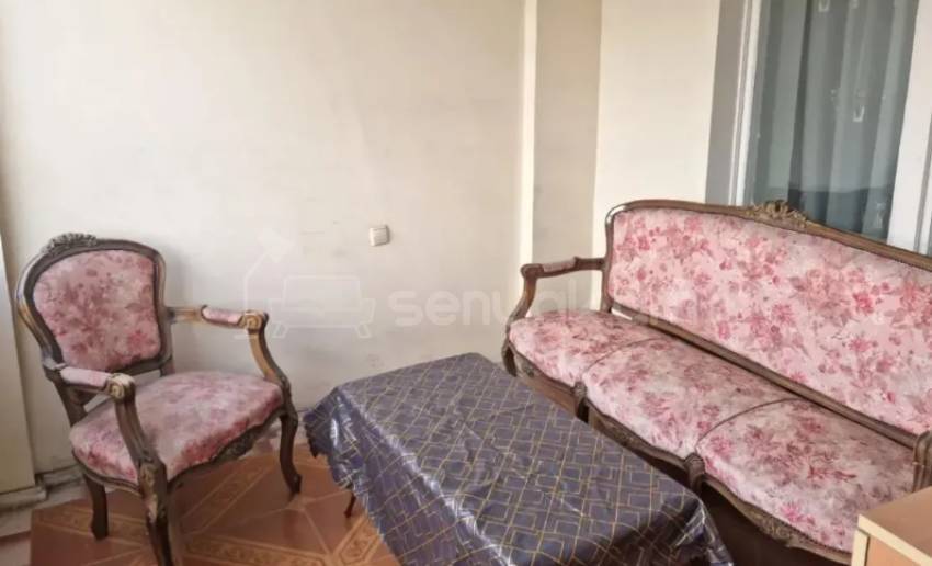 3 Սենյականոց Բնակարան Քարե Շենքում, 100քմ, 3/5 հարկ, Կապիտալ Վերանորոգված, Կահավորված, Արևկող