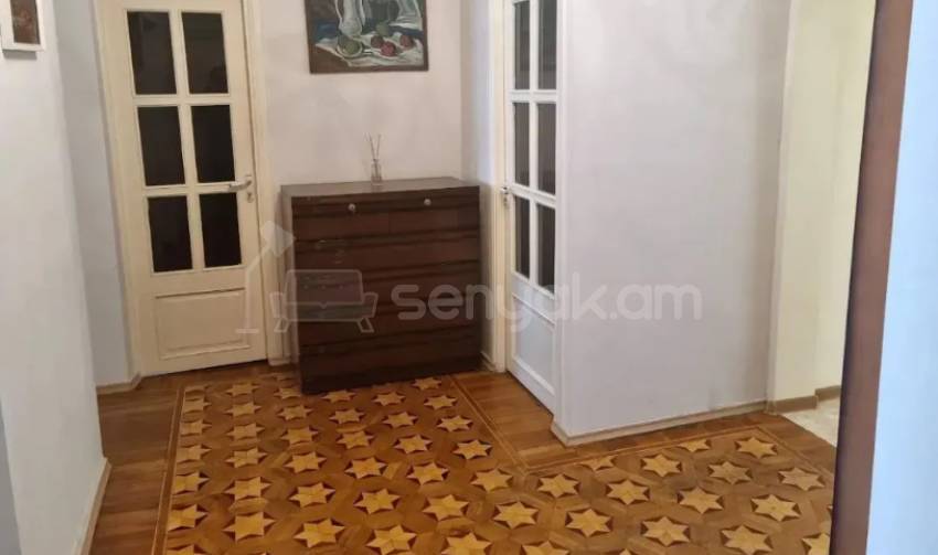 3 Սենյականոց Բնակարան Քարե Շենքում, 100քմ, 3/5 հարկ, Կապիտալ Վերանորոգված, Կահավորված, Արևկող