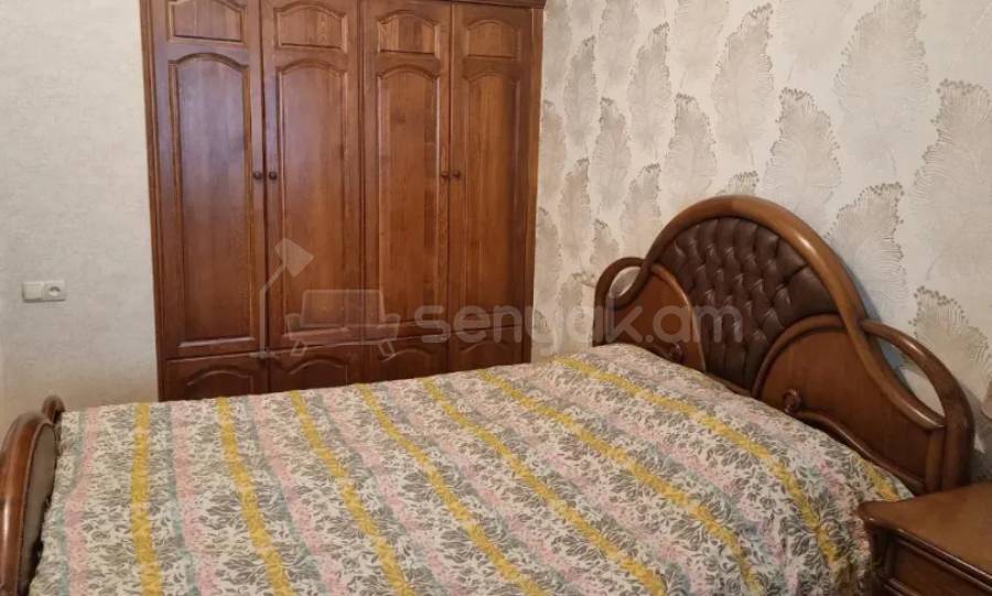 3 Սենյականոց Բնակարան Քարե Շենքում, 100քմ, 3/5 հարկ, Կապիտալ Վերանորոգված, Կահավորված, Արևկող