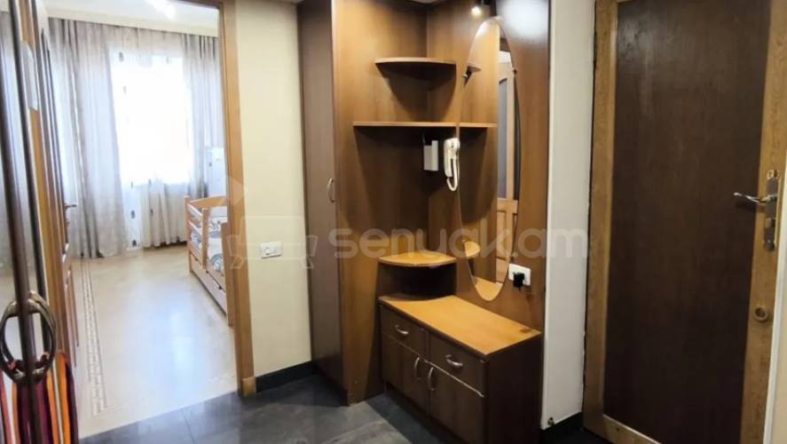 3 Սենյականոց Բնակարան Քարե Շենքում, 65քմ, 5/7 հարկ, Կապիտալ Վերանորոգված, Կահավորված