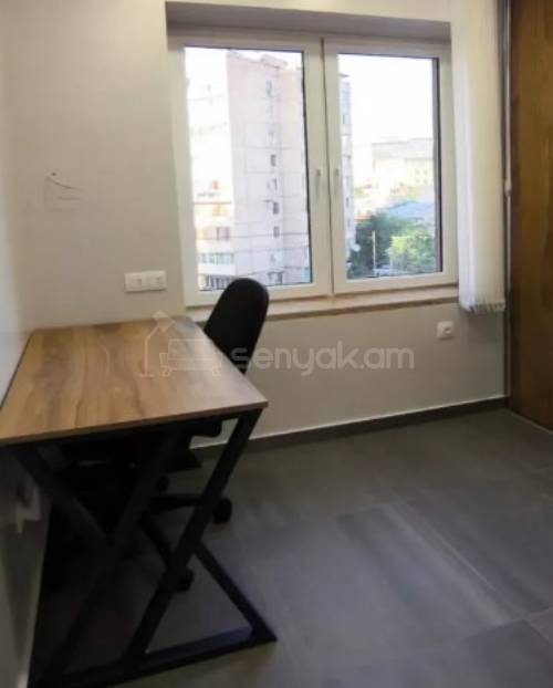 3 Սենյականոց Բնակարան Քարե Շենքում, 65քմ, 5/7 հարկ, Կապիտալ Վերանորոգված, Կահավորված
