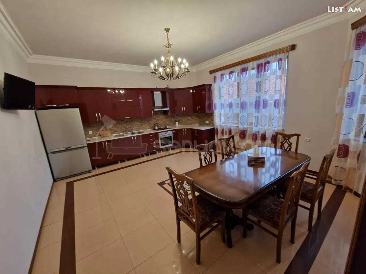 5 Սենյականոց Շքեղ Առանձնատուն, 300քմ, Լողավազանով