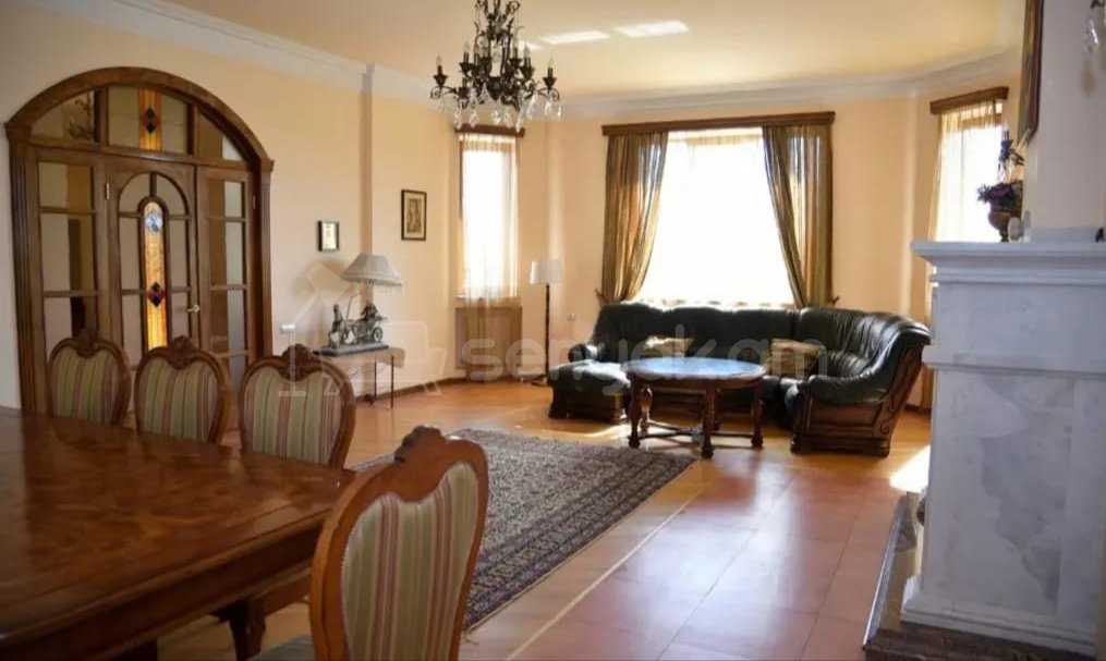 5 Սենյականոց Շքեղ Առանձնատուն, 300քմ, Լողավազանով
