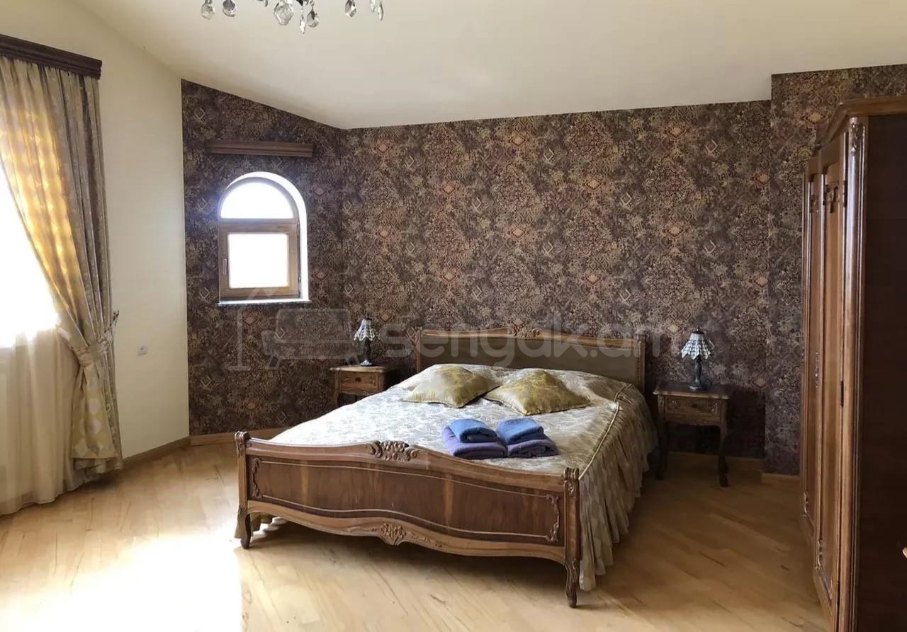 5 Սենյականոց Շքեղ Առանձնատուն, 300քմ, Լողավազանով