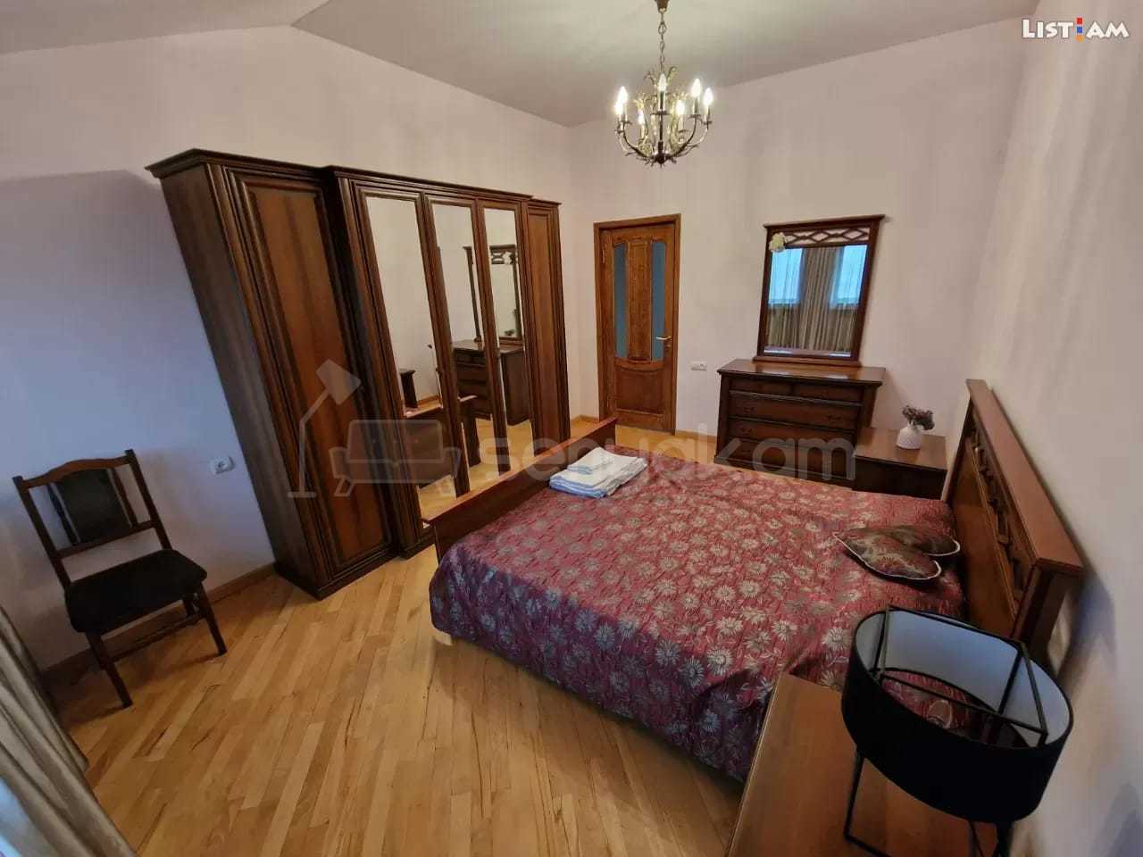 5 Սենյականոց Շքեղ Առանձնատուն, 300քմ, Լողավազանով