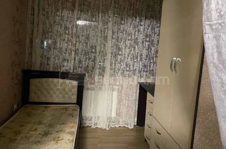 4 Սենյականոց Բնակարան Քարե Շենքում, 70քմ, 2/4 հարկ, Կապիտալ Վերանորոգված