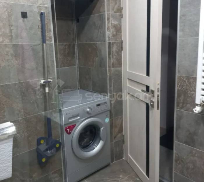 3 Սենյականոց Բնակարան Քարե Շենքում, 72քմ, 1/5 հարկ, Կոսմետիկ Վերանորոգված, Կահավորված, Արևկող