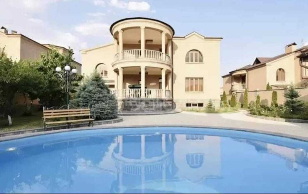 5 Սենյականոց Շքեղ Առանձնատուն, 200քմ, Լողավազանով