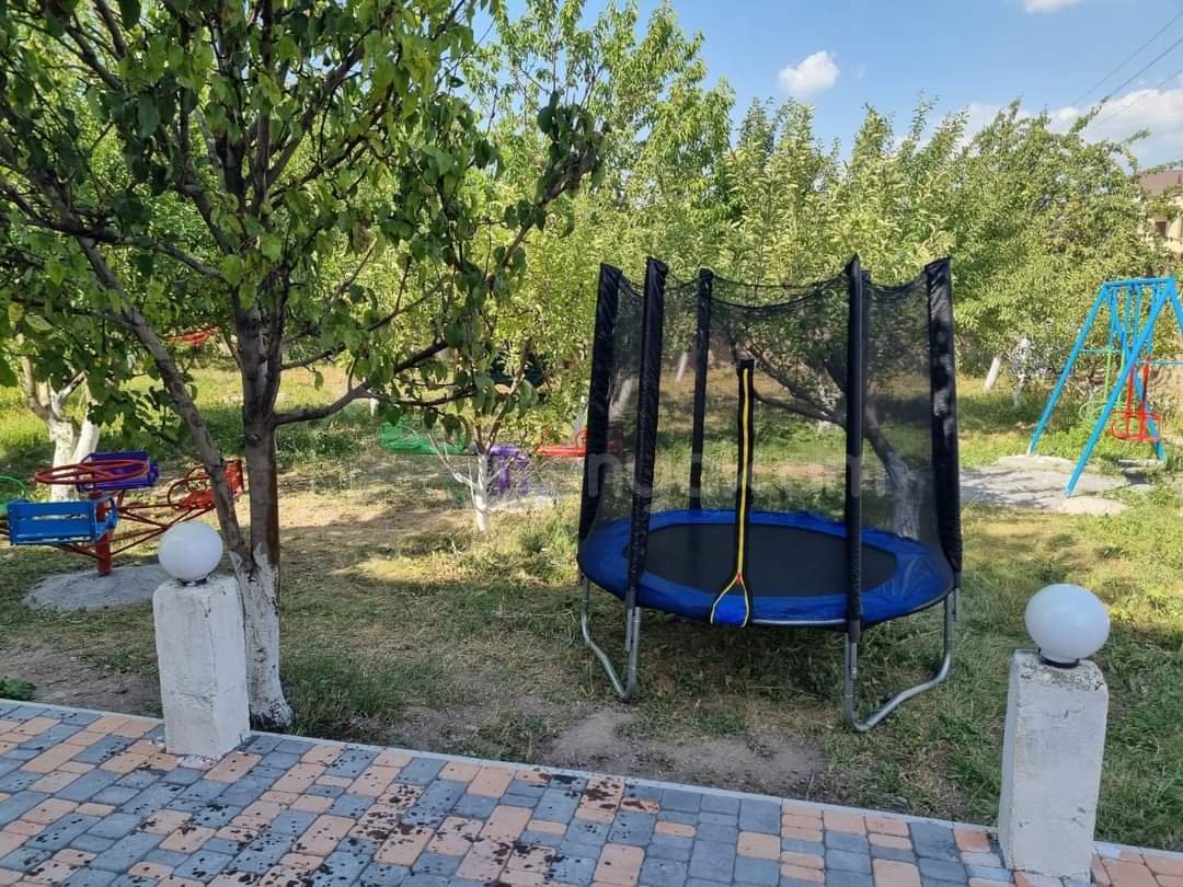 8 Սենյականոց Շքեղ Առանձնատուն, 200քմ, Լողավազանով