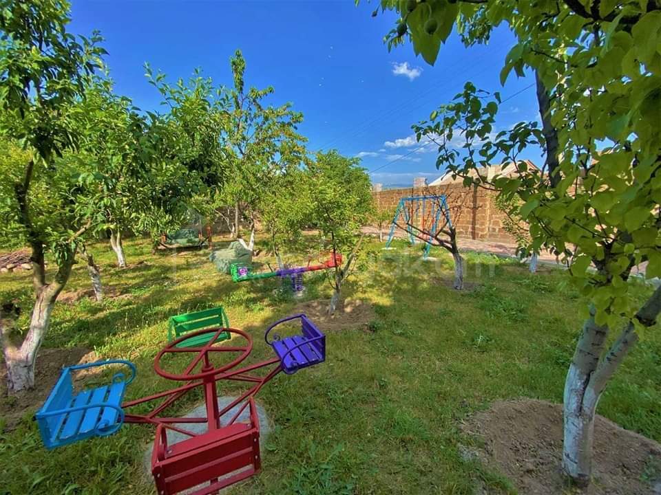 8 Սենյականոց Շքեղ Առանձնատուն, 200քմ, Լողավազանով