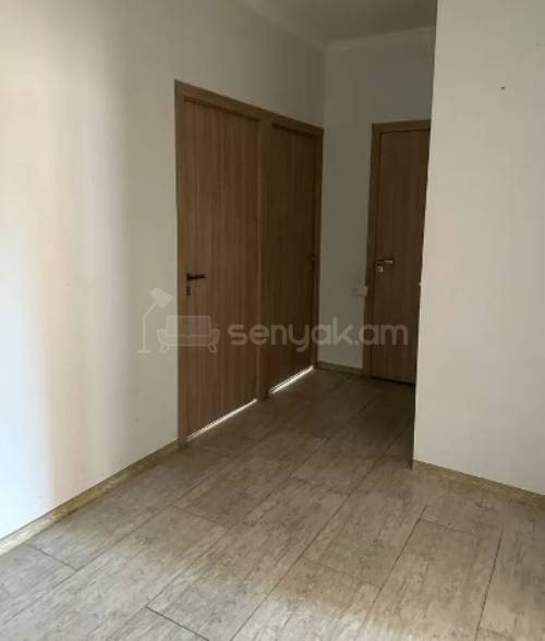 3 Սենյականոց Բնակարան, 80քմ, 7/9 հարկ, Կապիտալ Վերանորոգված, Մասամբ Կահավորված