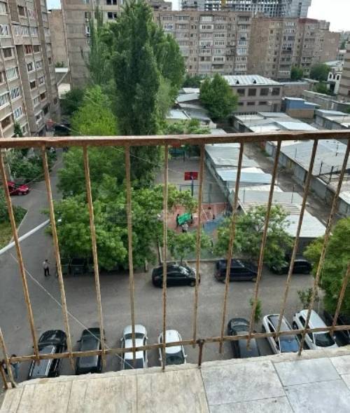 3 Սենյականոց Բնակարան, 80քմ, 7/9 հարկ, Կապիտալ Վերանորոգված, Մասամբ Կահավորված