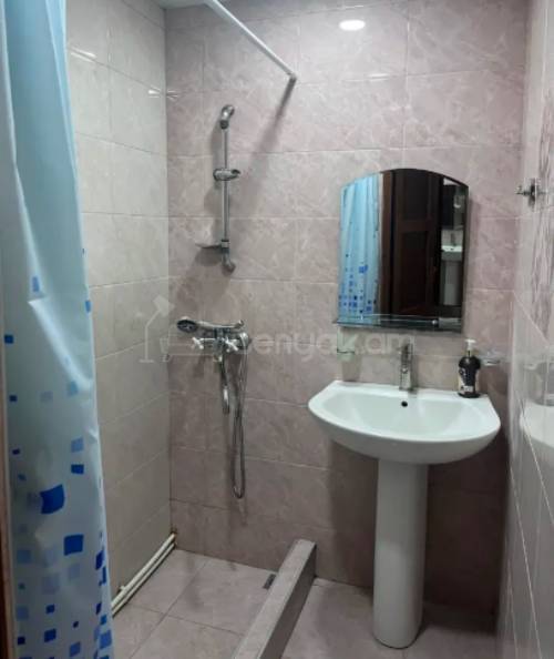 2 Սենյականոց Բնակարան Քարե Շենքում, 47քմ, 1/4 հարկ, Կապիտալ Վերանորոգված, Կահավորված, Արևկող