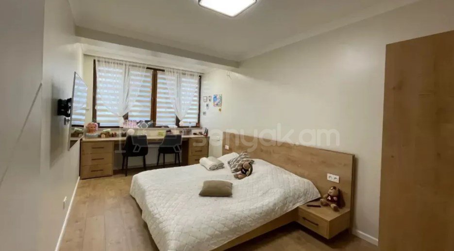 3 Սենյականոց Բնակարան Քարե Շենքում, 115քմ, 4/5 հարկ, Կապիտալ Վերանորոգված