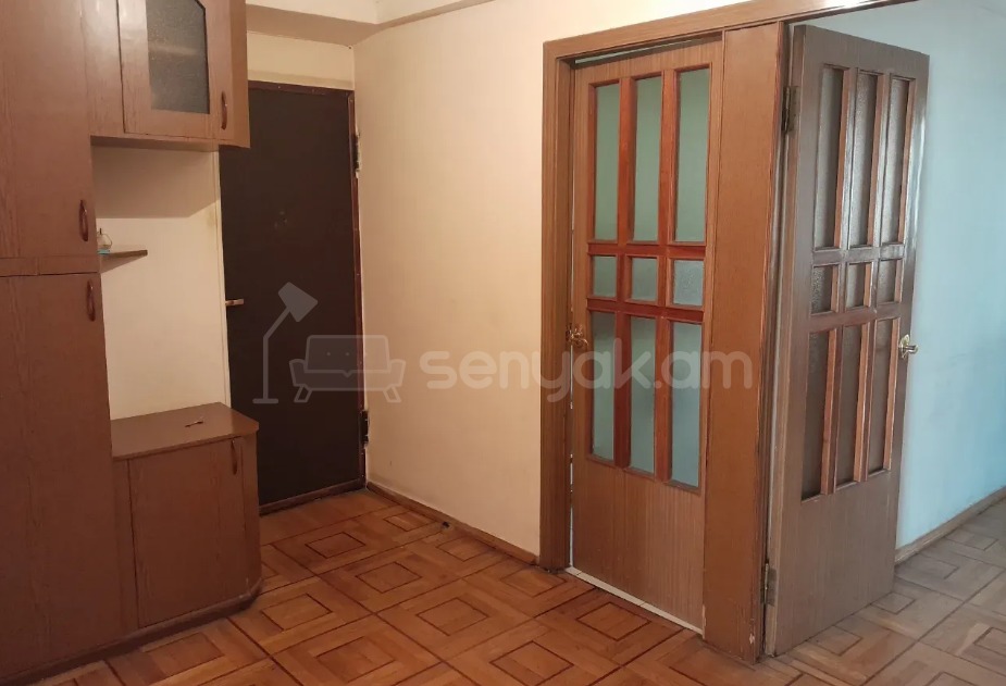 3 Սենյականոց Բնակարան Քարե Շենքում, 93քմ, 5/5 հարկ, Կոսմետիկ Վերանորոգված