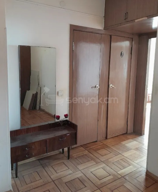 3 Սենյականոց Բնակարան Քարե Շենքում, 93քմ, 5/5 հարկ, Կոսմետիկ Վերանորոգված