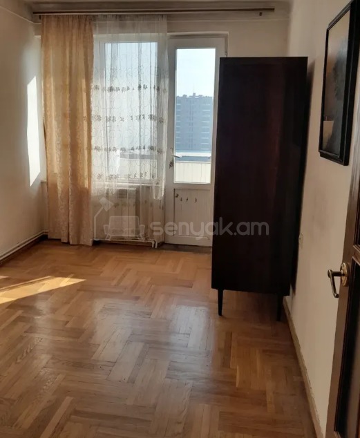 3 Սենյականոց Բնակարան Քարե Շենքում, 93քմ, 5/5 հարկ, Կոսմետիկ Վերանորոգված