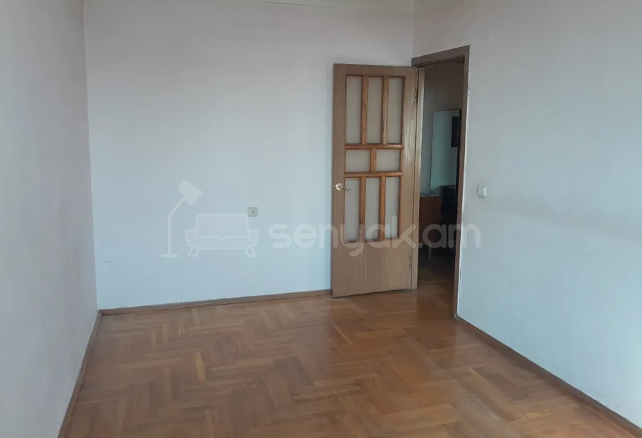 3 Սենյականոց Բնակարան Քարե Շենքում, 93քմ, 5/5 հարկ, Կոսմետիկ Վերանորոգված