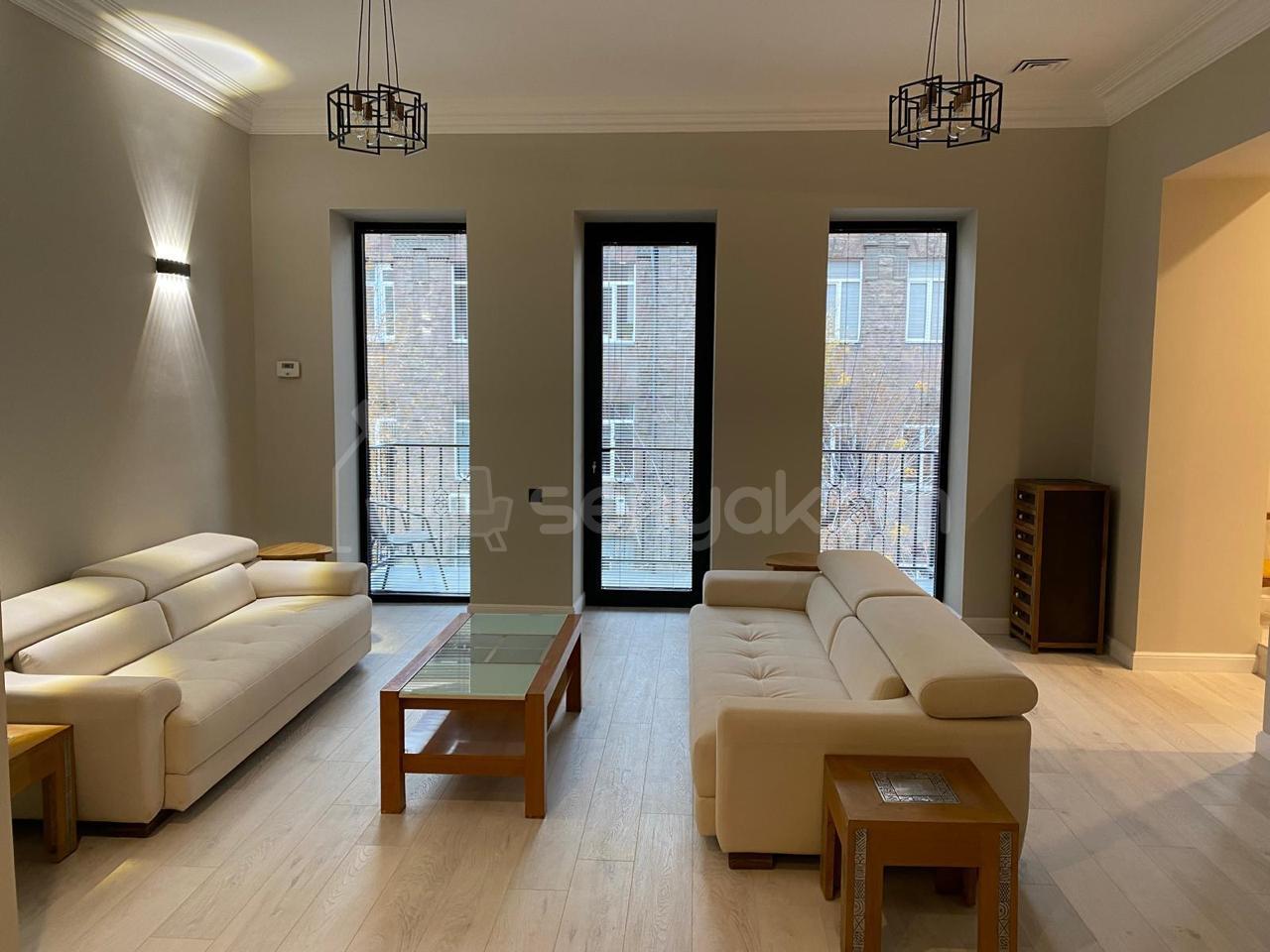 5 Սենյականոց Բնակարան, 230քմ, 3/6 հարկ, Դիզայներական Վերանորոգված
