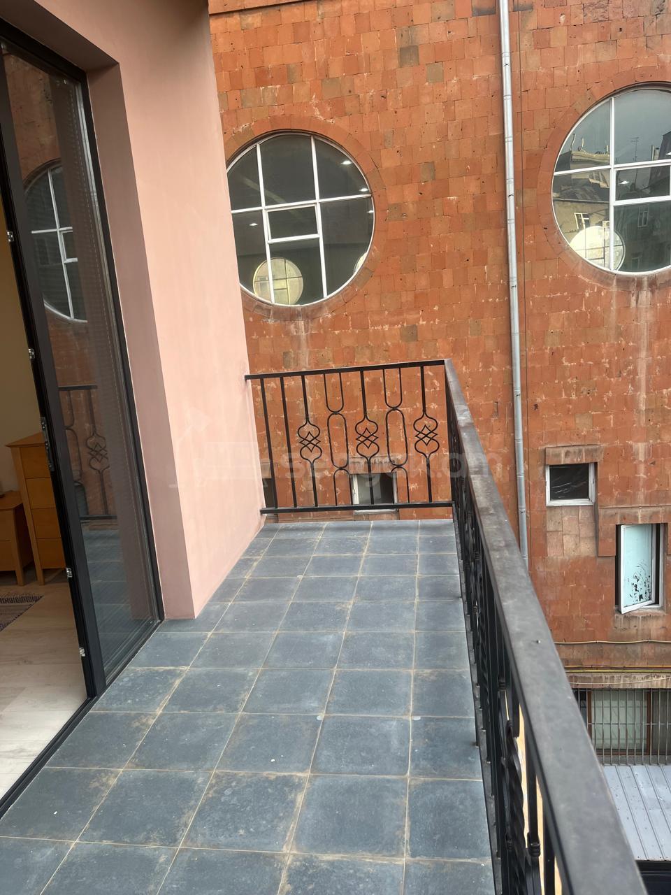 5 Սենյականոց Բնակարան, 230քմ, 3/6 հարկ, Դիզայներական Վերանորոգված