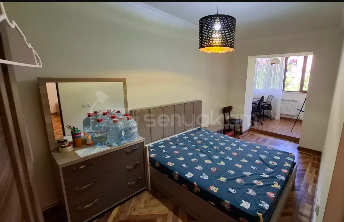 3 Սենյականոց Բնակարան Քարե Շենքում, 75քմ, 4/5 հարկ, Կապիտալ Վերանորոգված, Կահավորված
