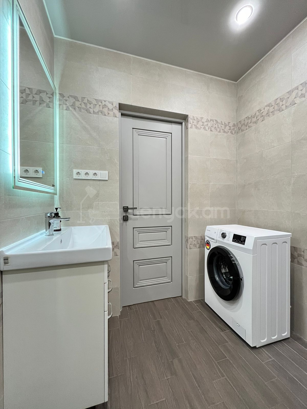 3 Սենյականոց Բնակարան Նորակառույցում, 78քմ, 3/14 հարկ, Դիզայներական Վերանորոգված, Կահավորված, Արևկող