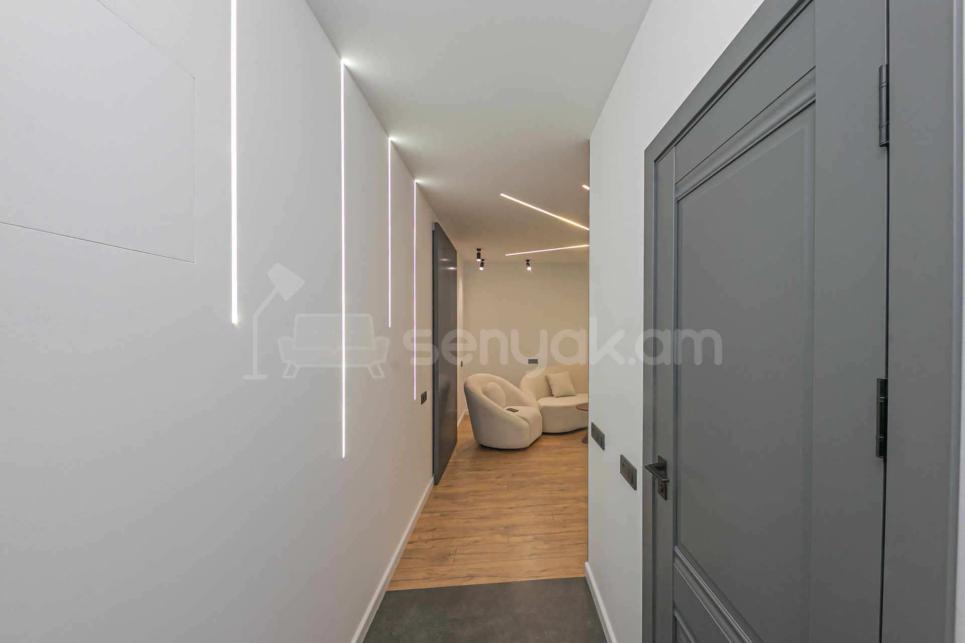 2 Սենյականոց Բնակարան Քարե Շենքում, 57քմ, 3/5 հարկ, Դիզայներական Վերանորոգված