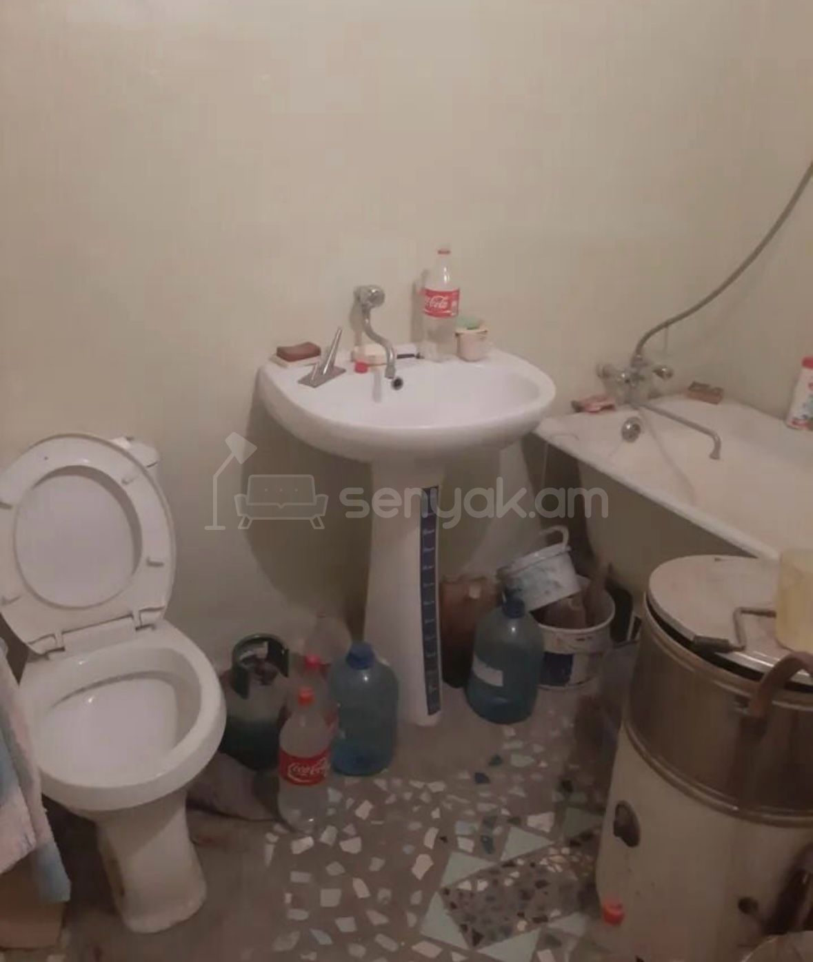 2 Սենյականոց Բնակարան Քարե Շենքում, 65քմ, 5/5 հարկ, Նորմալ Վիճակում