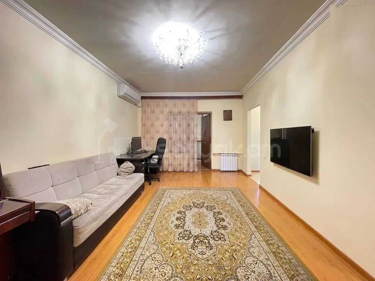 3 Սենյականոց Բնակարան Քարե Շենքում, 81քմ, 5/5 հարկ, Կապիտալ Վերանորոգված