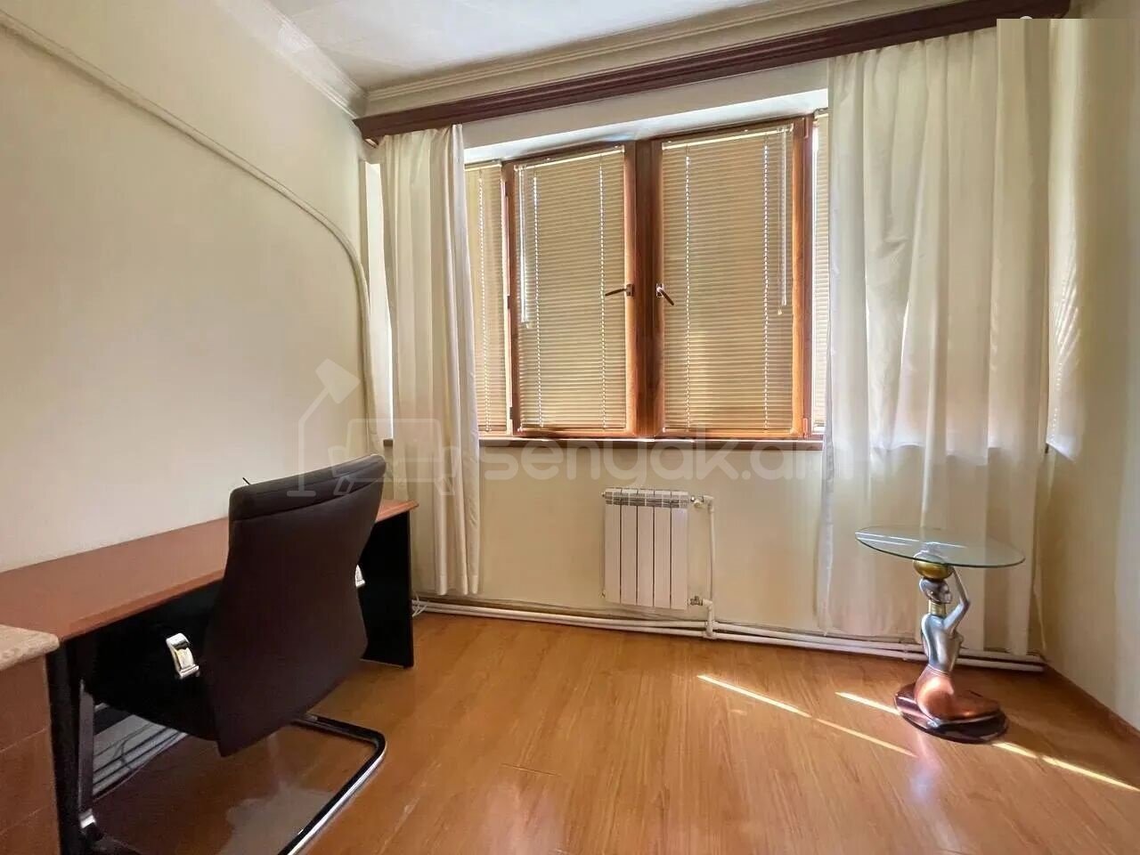 3 Սենյականոց Բնակարան Քարե Շենքում, 81քմ, 5/5 հարկ, Կապիտալ Վերանորոգված