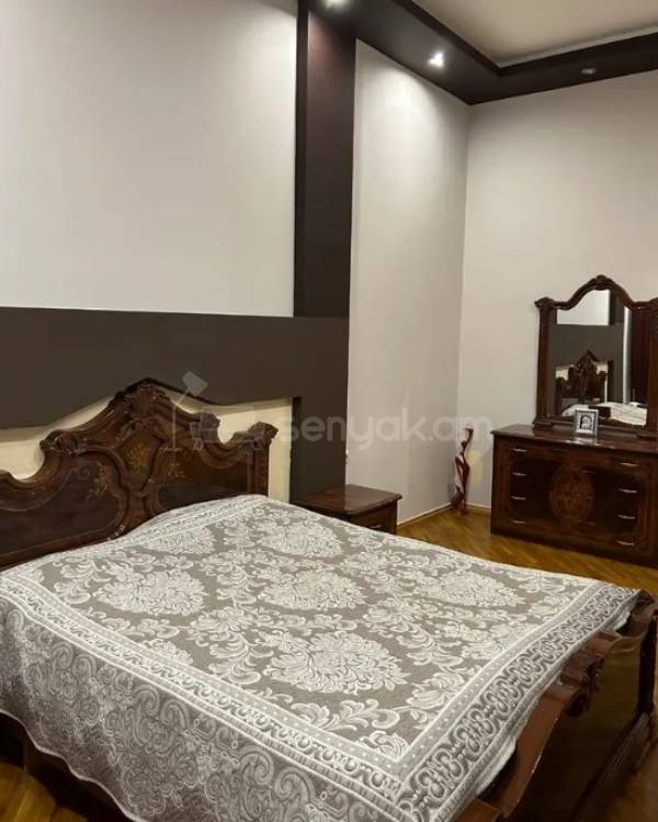 3 Սենյականոց Բնակարան Քարե Շենքում, 90քմ, 3/4 հարկ, Դիզայներական Վերանորոգված, Կահավորված, Արևկող