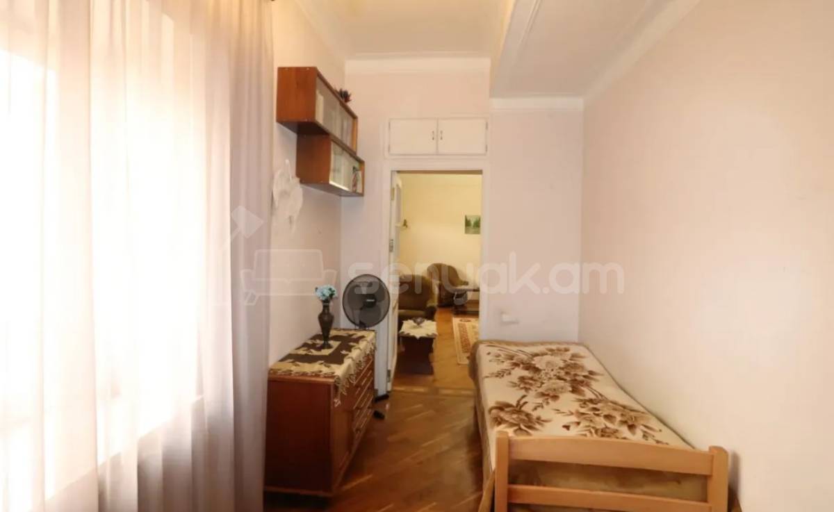 3 Սենյականոց Բնակարան Քարե Շենքում, 90քմ, 3/4 հարկ, Դիզայներական Վերանորոգված, Կահավորված, Արևկող