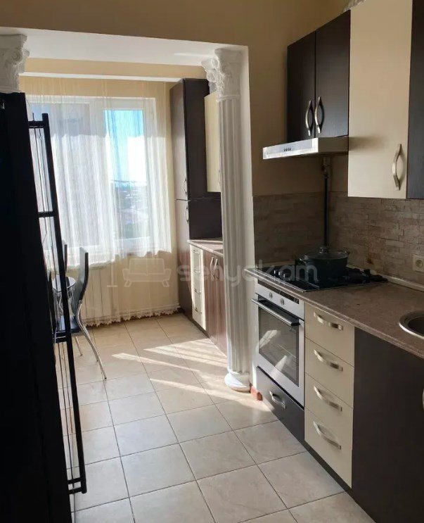 3 Սենյականոց Բնակարան Քարե Շենքում, 78քմ, 4/5 հարկ, Կապիտալ Վերանորոգված