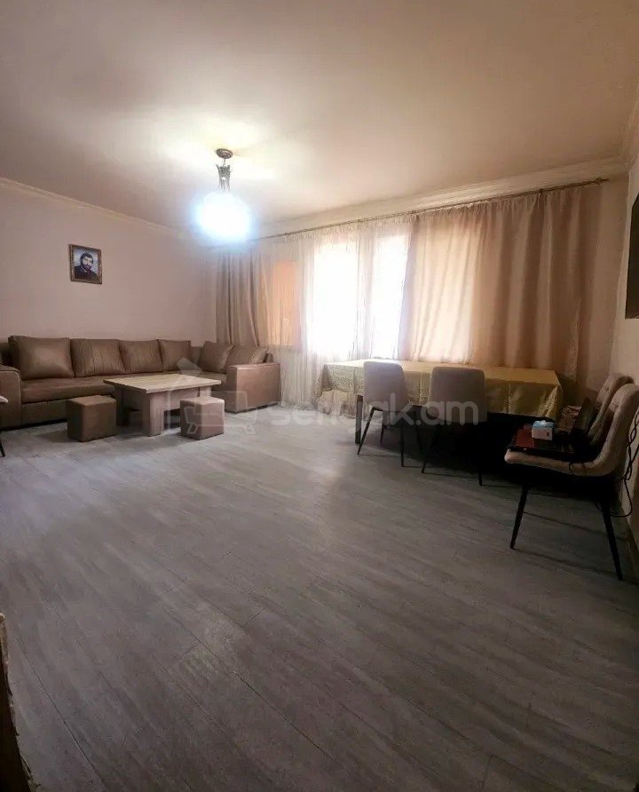 3 Սենյականոց Բնակարան, 98քմ, 4/9 հարկ, Պետական Վիճակում