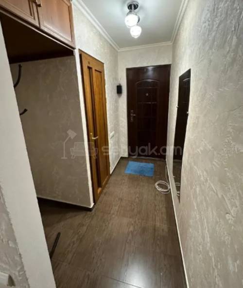 2 Սենյականոց Բնակարան Քարե Շենքում, 36քմ, 1/5 հարկ, Կոսմետիկ Վերանորոգված, Կահավորված, Արևկող