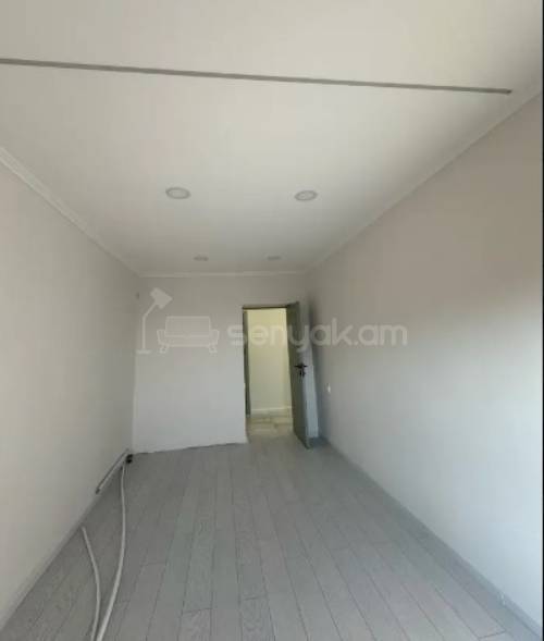 2 Սենյականոց Բնակարան Քարե Շենքում, 60քմ, 5/5 հարկ, Կապիտալ Վերանորոգված