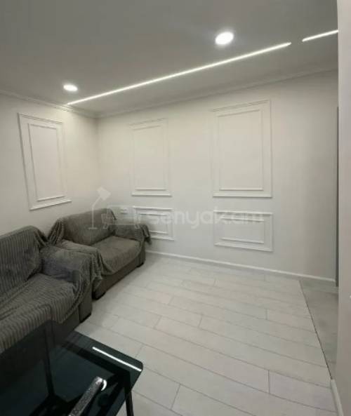 2 Սենյականոց Բնակարան Քարե Շենքում, 60քմ, 5/5 հարկ, Կապիտալ Վերանորոգված
