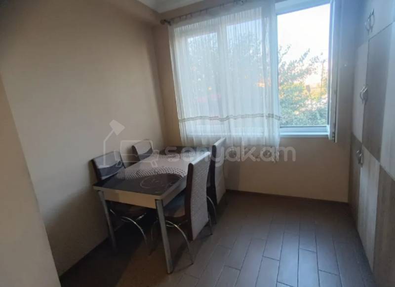 2 Սենյականոց Բնակարան Քարե Շենքում, 48քմ, 2/5 հարկ, Կոսմետիկ Վերանորոգված, Կահավորված, Արևկող