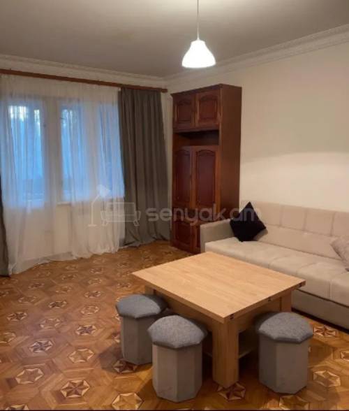 3 Սենյականոց Բնակարան Քարե Շենքում, 85քմ, 2/8 հարկ, Կոսմետիկ Վերանորոգված, Կահավորված, Արևկող