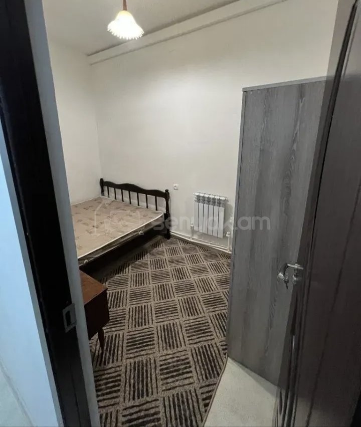 2 Սենյականոց Բնակարան Քարե Շենքում, 55քմ, 1/1 հարկ, Նորմալ Վիճակում, Կահավորված