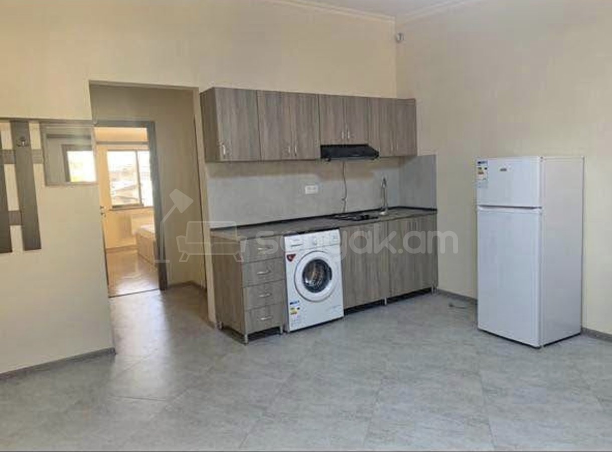 2 Սենյականոց Բնակարան Քարե Շենքում, 65քմ, 2/2 հարկ, Նորմալ Վիճակում, Կահավորված