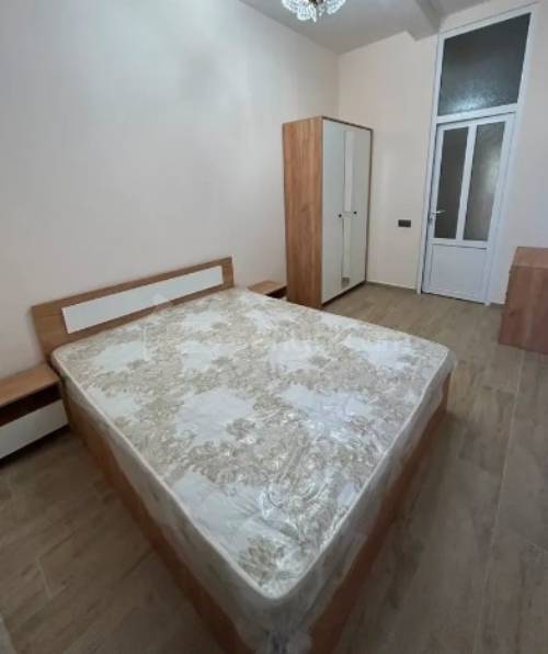 2 Սենյականոց Բնակարան Քարե Շենքում, 75քմ, 1/3 հարկ, Կապիտալ Վերանորոգված, Կահավորված