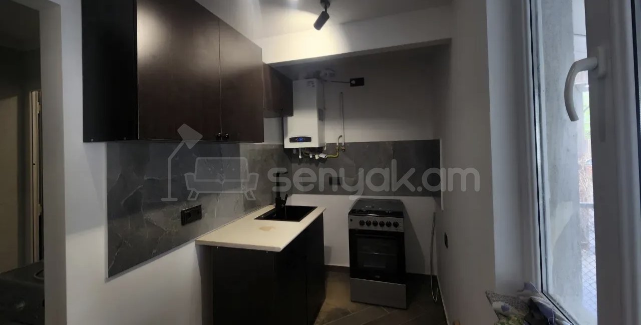3 Սենյականոց Բնակարան Քարե Շենքում, 78քմ, 1/1 հարկ, Կապիտալ Վերանորոգված, Կահավորված