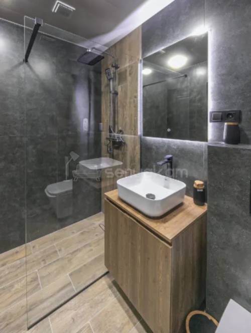 2 Սենյականոց Բնակարան Քարե Շենքում, 57քմ, 3/5 հարկ, Դիզայներական Վերանորոգված